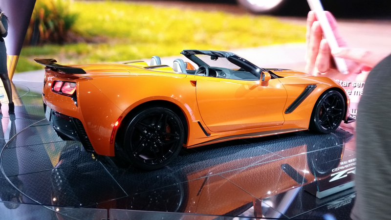 Illustration for article titled LA Auto Show Photo Dump/App Review